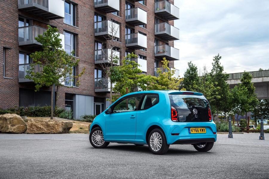  Volkswagen move up! 3-Door 2016 года  (UK) (фото 12 из 16)